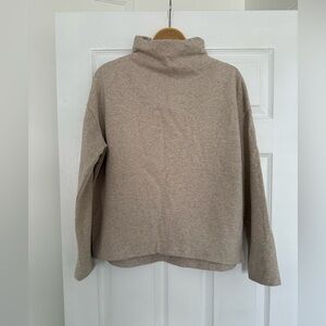 Vince Tan Women's Sweater very soft fabric